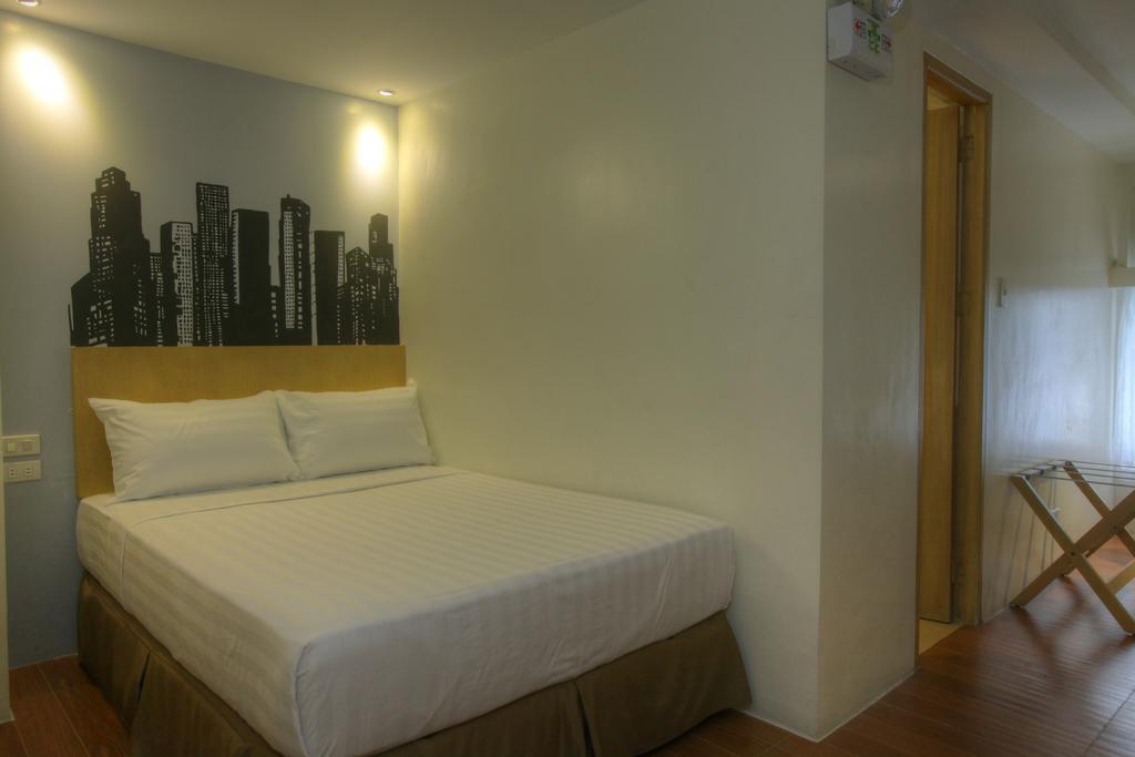 Fersal Hotel Makati Avenue Makati City Номер фото