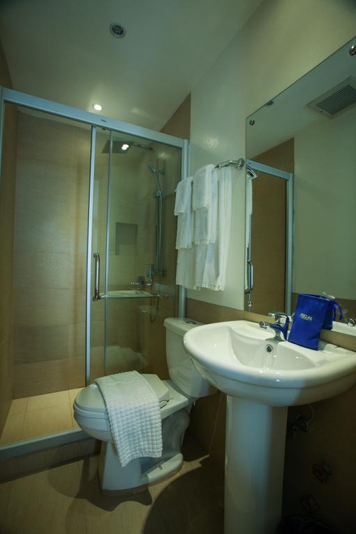 Fersal Hotel Makati Avenue Makati City Номер фото