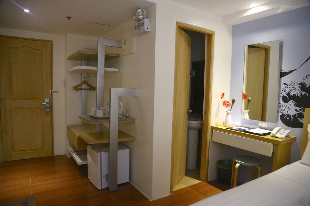 Fersal Hotel Makati Avenue Makati City Екстер'єр фото